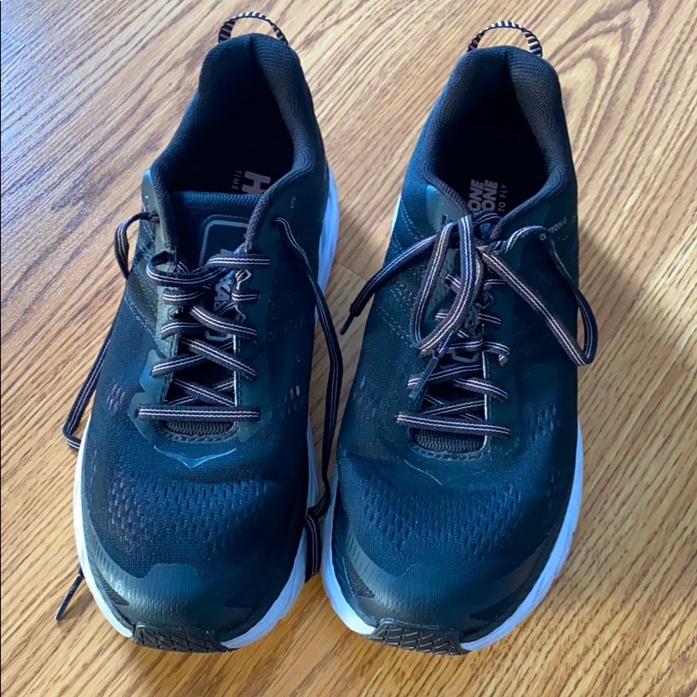 HOKA Clifton 6 Women’s size 9